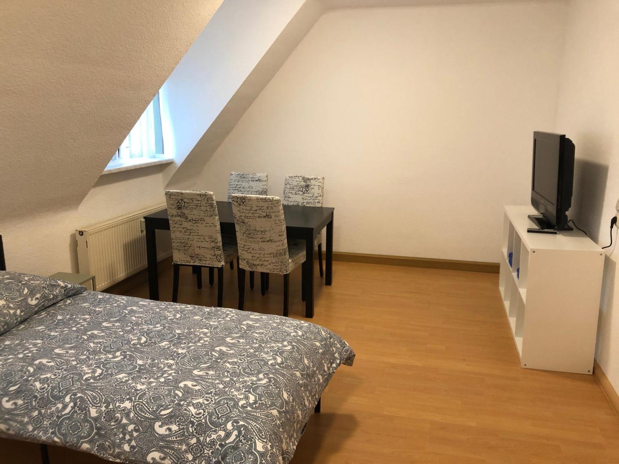 Ferienwohnung Monteurzimmer Haus Арнщат Екстериор снимка
